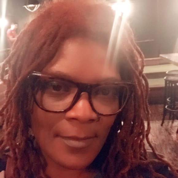 Meet your Posher, Tracey - Picture 2 of 2